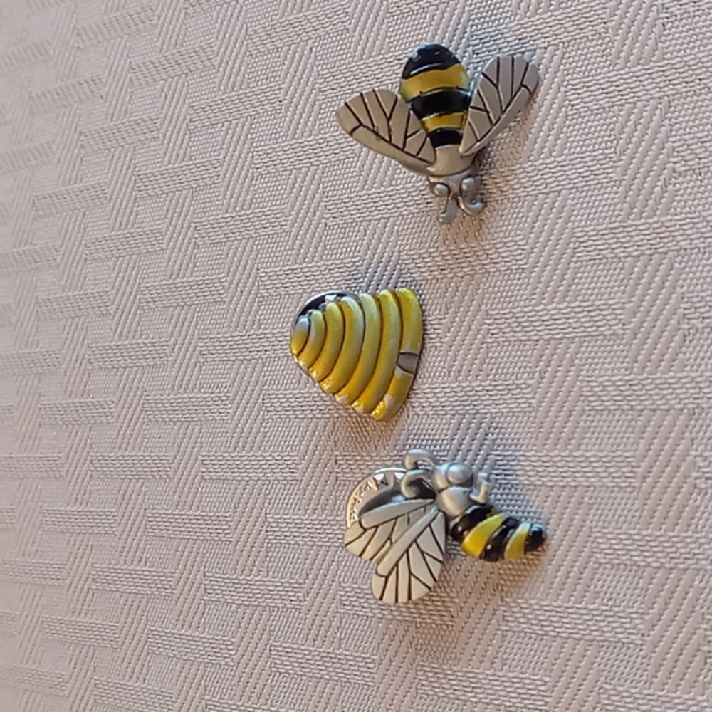 Set of 3 tack pins